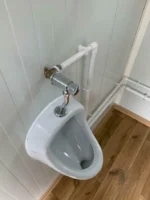 Contentor Sanitário Duplo com Sistema de Eliminação de Resíduos - Image 2